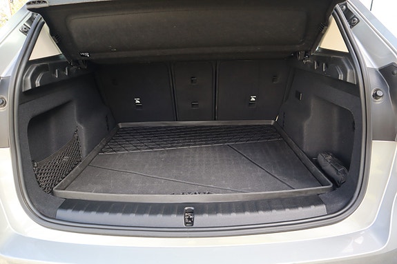 BMW iX1 11 of 14