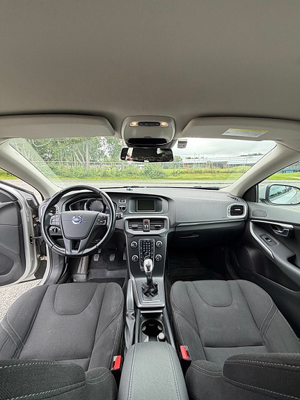 Volvo V40 13 of 21