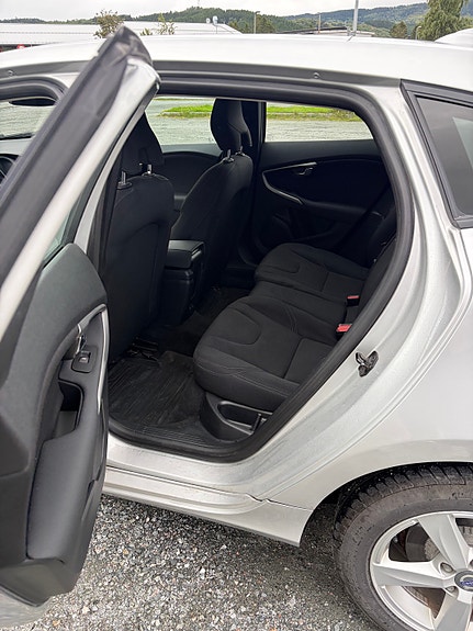 Volvo V40 9 of 21