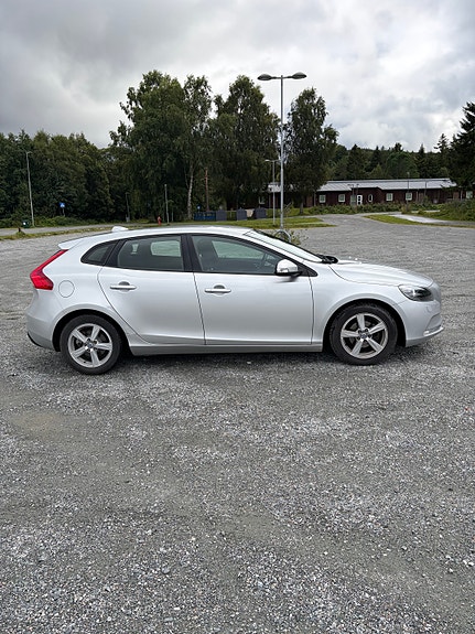 Volvo V40 5 of 21