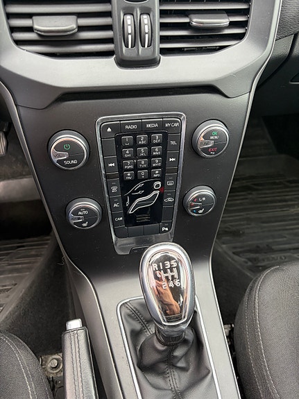 Volvo V40 16 of 21