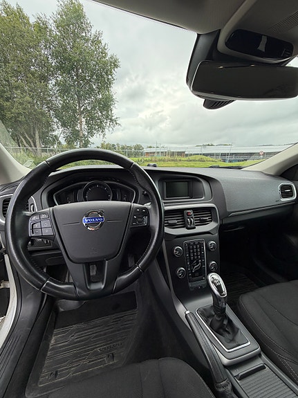 Volvo V40 14 of 21
