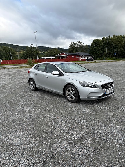 Volvo V40 7 of 21
