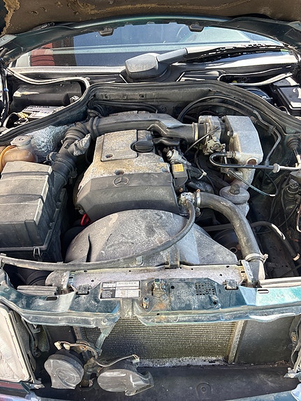 Mercedes-Benz E220 7 of 7