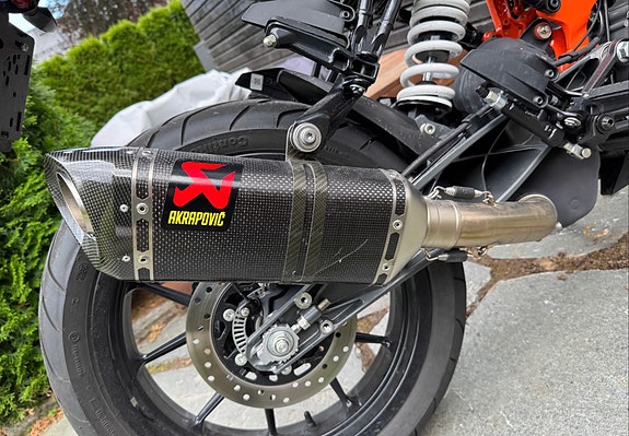 KTM 390 Duke "Black Edition" 6 of 9