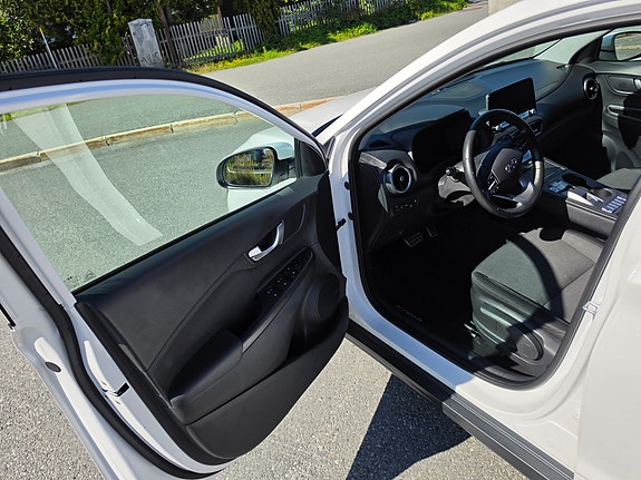 Hyundai Kona 10 of 16