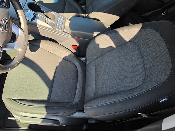 Hyundai Kona 12 of 16