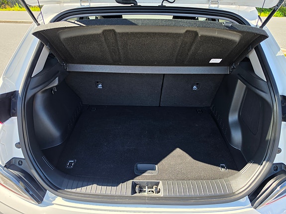 Hyundai Kona 3 of 16