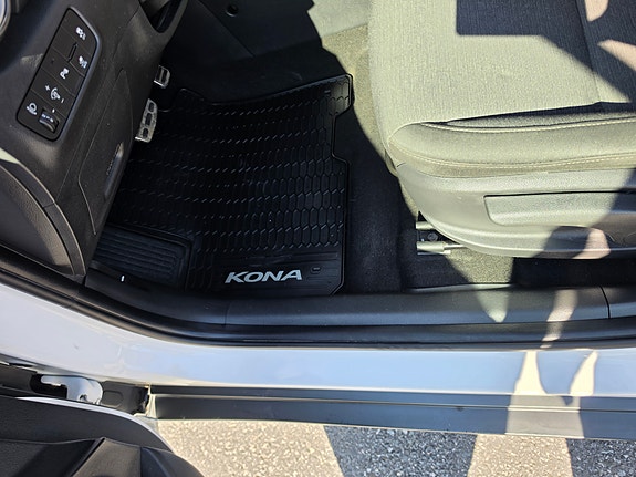 Hyundai Kona 11 of 16