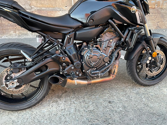 Yamaha MT-07 4 of 18
