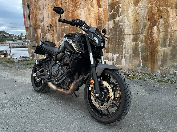 Yamaha MT-07 2 of 18
