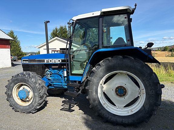 Ford 7840 4 of 13