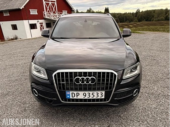 Audi Q5 2 of 16