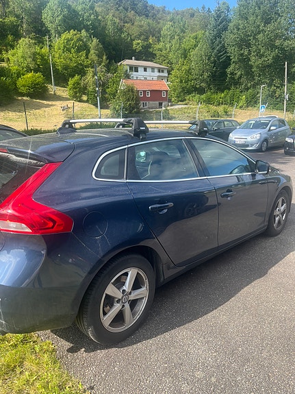 Volvo V40 3 of 14