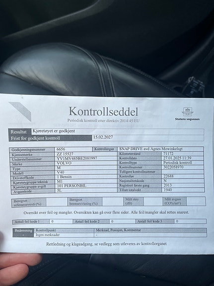Volvo V40 8 of 14
