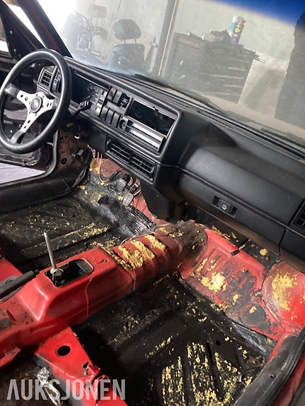Volkswagen golf 16 of 22