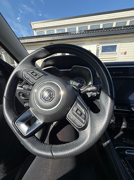 MG ZS EV 3 of 23