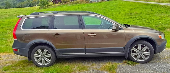 Volvo XC70 3 of 12