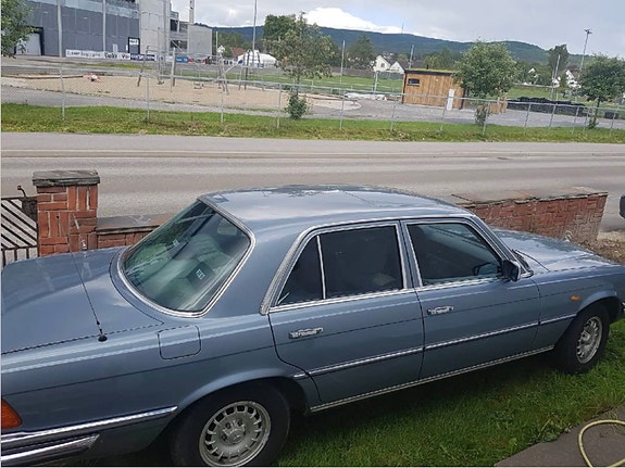 Mercedes-Benz S280 17 of 17
