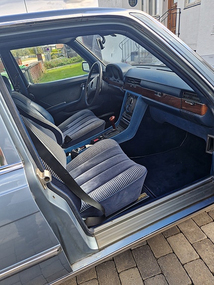 Mercedes-Benz S280 5 of 17