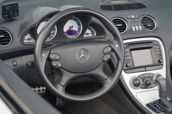 Mercedes-Benz SL55 8 of 19