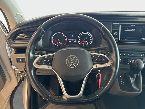 Volkswagen Caravelle 17 of 18