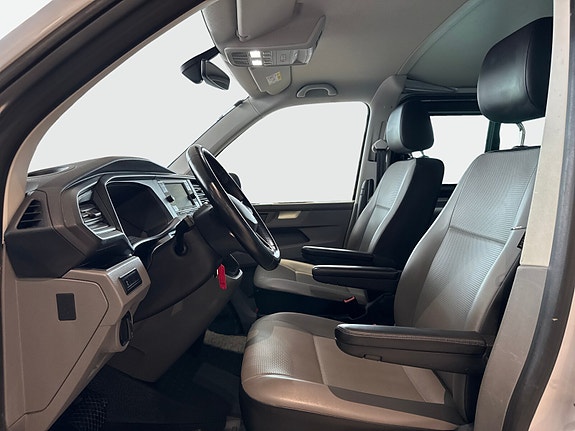 Volkswagen Caravelle 8 of 18