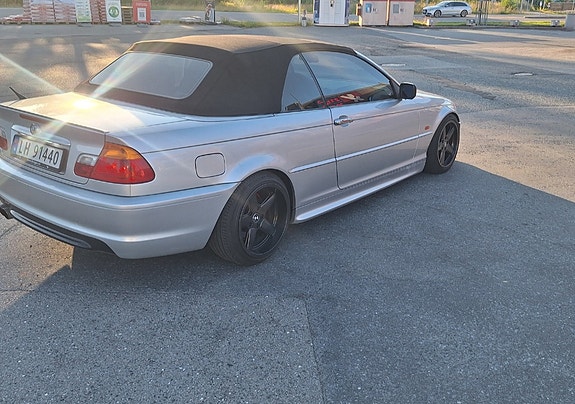BMW 330Ci 6 of 22