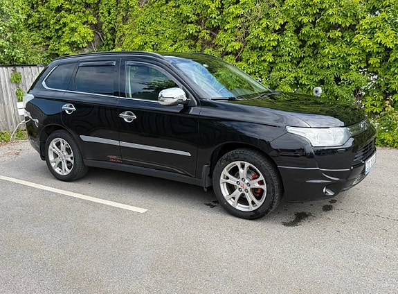 Mitsubishi Outlander 2 of 10
