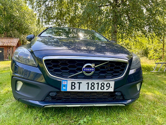 Volvo V40 Cross Country 2 of 28
