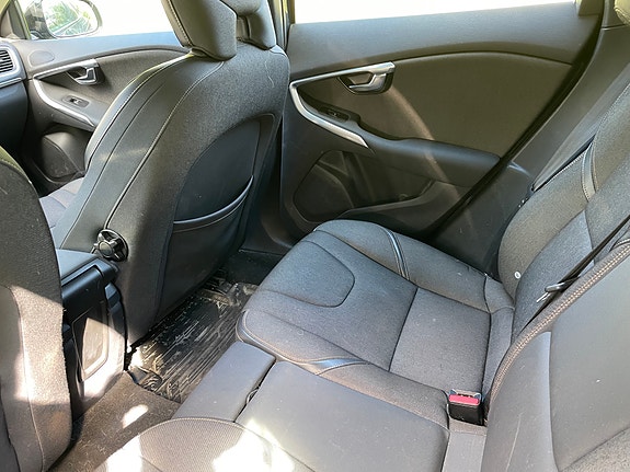 Volvo V40 Cross Country 27 of 28