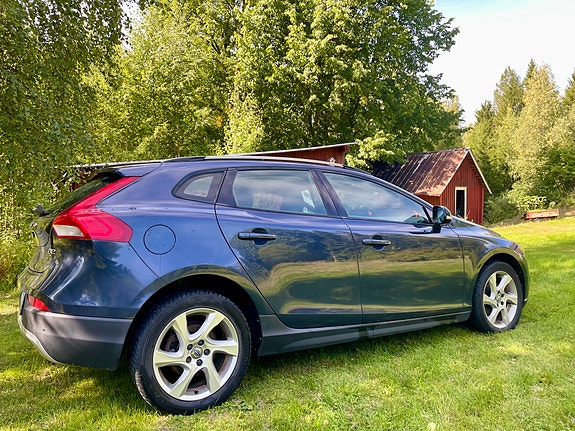 Volvo V40 Cross Country 3 of 28