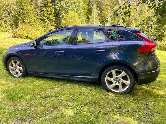 Volvo V40 Cross Country 5 of 28