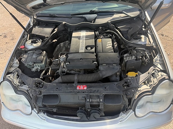 Mercedes-Benz C180 10 of 10