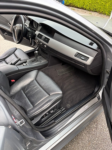 BMW 525d 9 of 18
