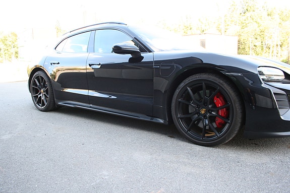 Porsche Taycan GTS 7 of 30
