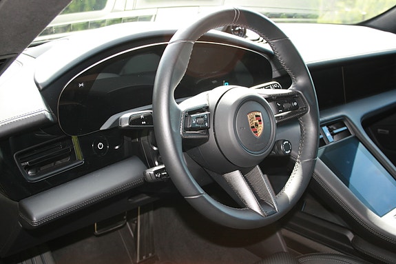 Porsche Taycan GTS 14 of 30