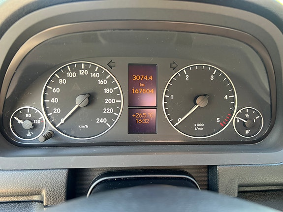 Mercedes-Benz A160 d 11 of 17