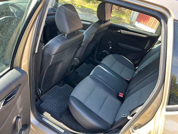 Mercedes-Benz A160 d 9 of 17