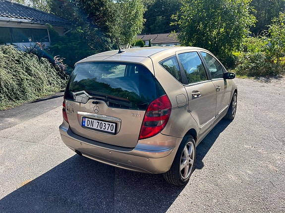 Mercedes-Benz A160 d 4 of 17