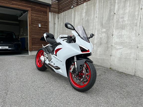 Ducati Panigale V2 2 of 18