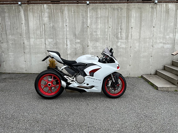 Ducati Panigale V2 4 of 18