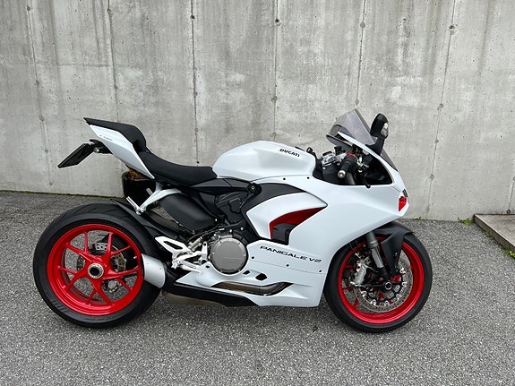 Ducati Panigale V2 5 of 18