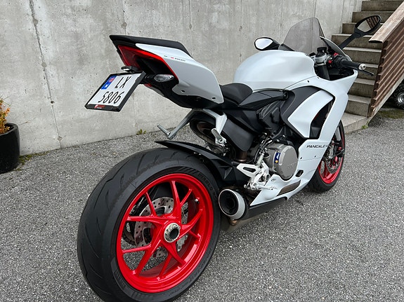 Ducati Panigale V2 14 of 18