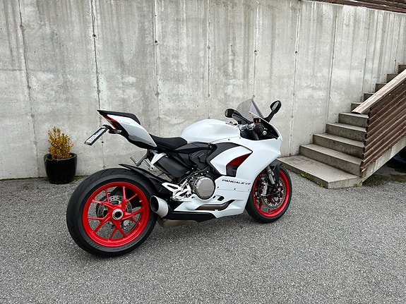 Ducati Panigale V2 3 of 18
