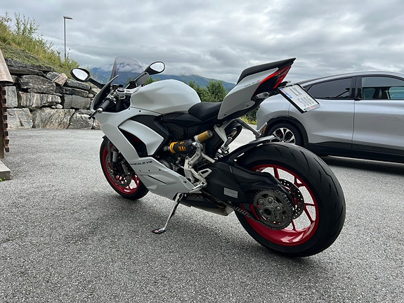 Ducati Panigale V2 7 of 18
