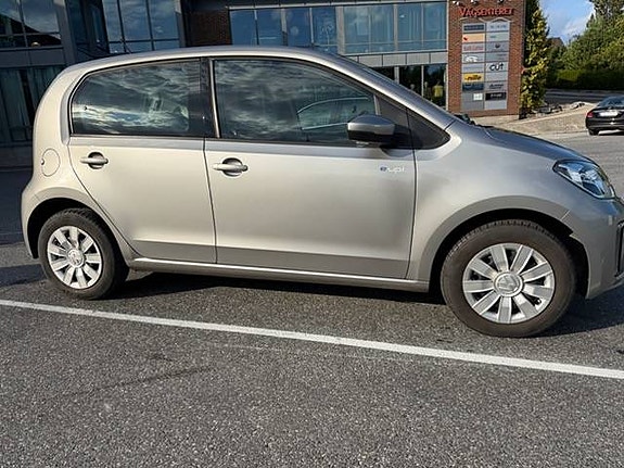 Volkswagen UP! 3 of 11
