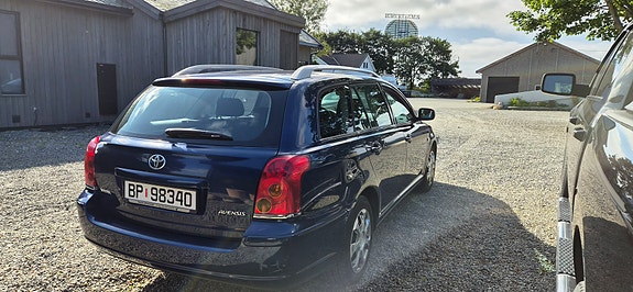 Toyota Avensis 4 of 20