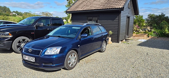 Toyota Avensis 2 of 20
