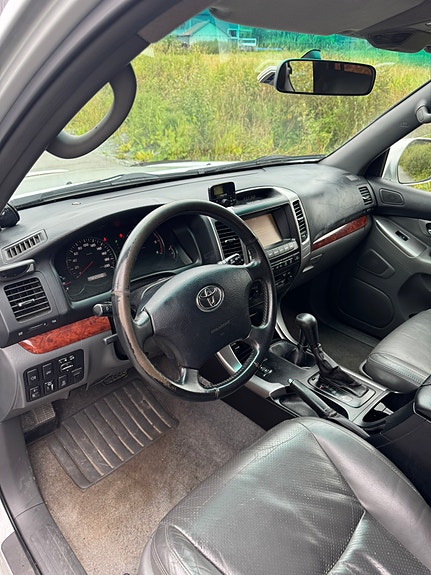 Toyota Land Cruiser 10 of 20